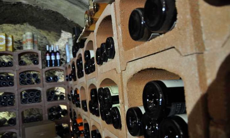 Bons vins à Saint-Galmier. Parfums de Cave